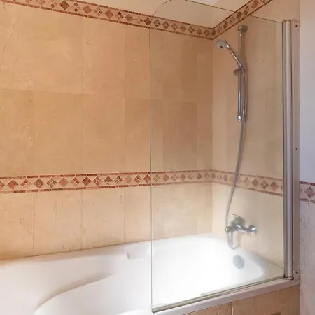 Luxury Two Bedroom Palheiro Village By Madeira פונשל