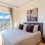 Апартаменты Luxury Two Bedroom Palheiro Village By Madeira