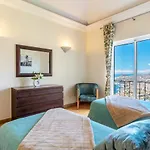 Апартаменты Luxury Two Bedroom Palheiro Village By Madeira *