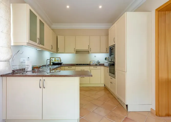 Luxury Two Bedroom Palheiro Village By Madeira Apartament *