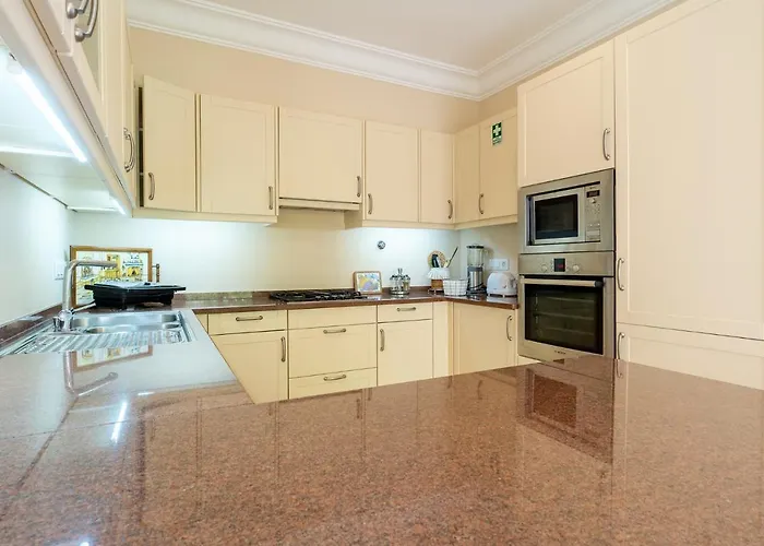 Luxury Two Bedroom Palheiro Village By Madeira