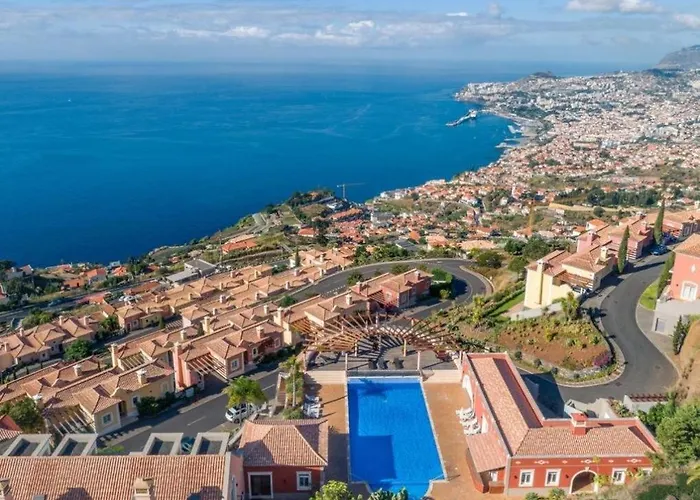 Luxury Two Bedroom Palheiro Village By Madeira Appartement