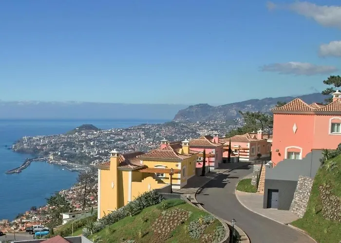 Luxury Two Bedroom Palheiro Village By Madeira *